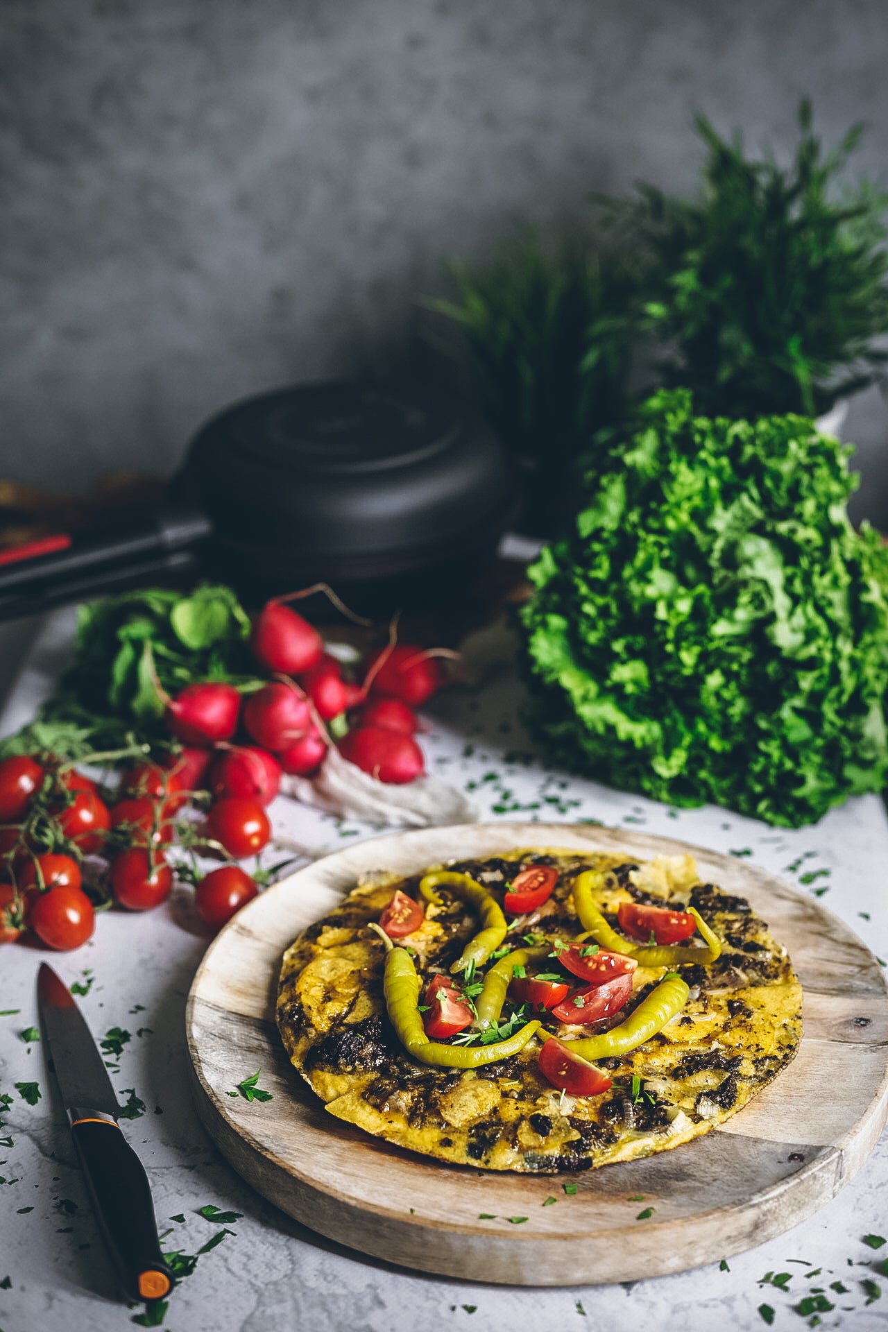 Vague omelette with black pudding and piparras – Cocina con BRA